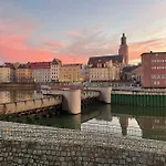 Z Kominkiem W Sercu Wroclawia Apartment *